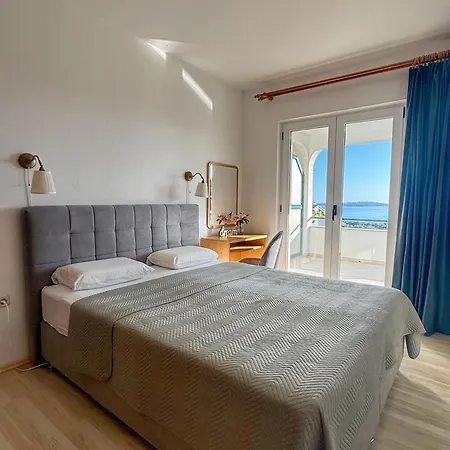 & Nada Primosten