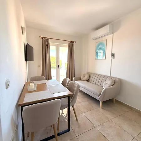 Apartment & Nada *